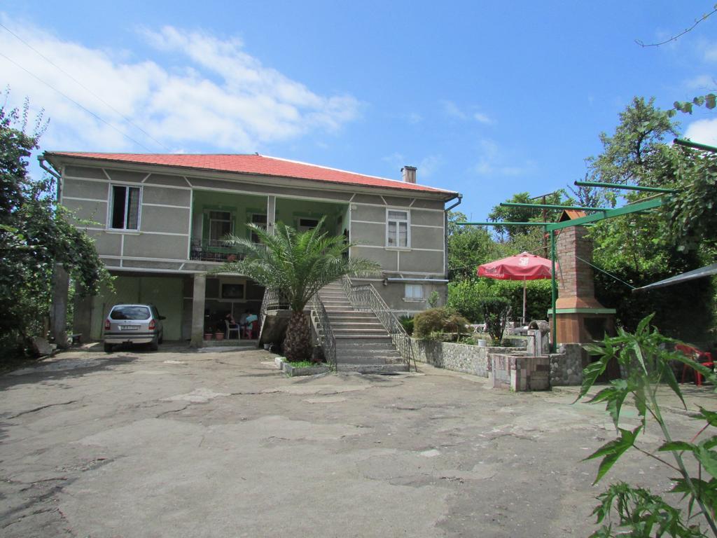 Joni Guest House Batumi Eksteriør bilde